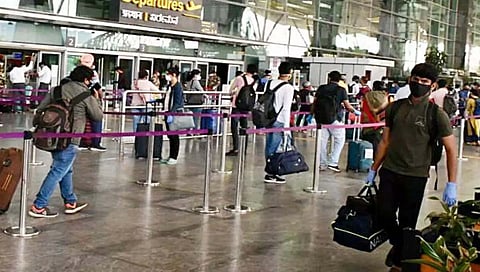 corona omicron : बातमी चिंता वाढवणारी, अफ्रिकेतून आलेल्या दोघांना कोरोनाची लागण, आरोग्य यंत्रणेची तारांबळ