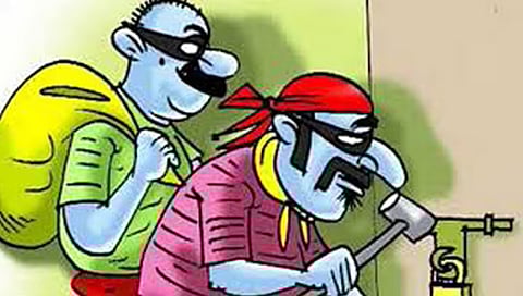 सांगली :भरदिवसा फ्लॅट फोडून 23 तोळे दागिने लंपास