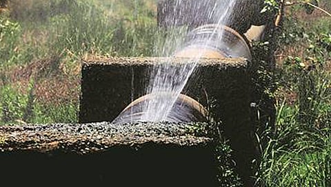 मुंबई : पवई येथे जलवाहिनी फुटली, मध्य आणि दक्षिण मुंबईत पाणीकपात