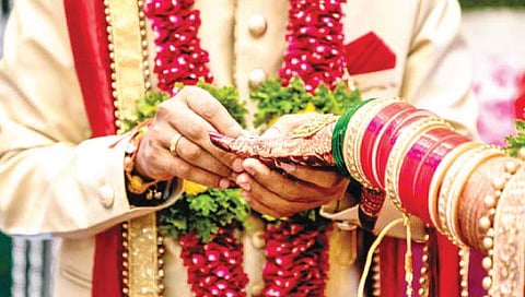 लग्नसराईमुळे विविध व्यवसायांत तेजी