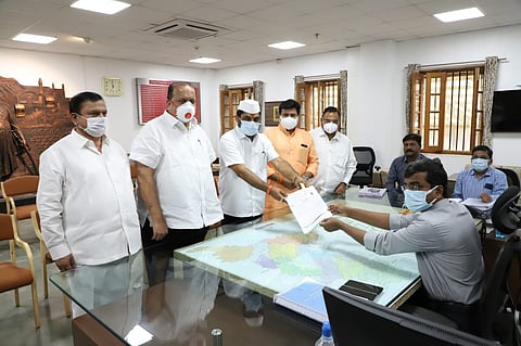 कोल्हापूर विधान परिषद निवडणूक : सतेज पाटील यांचा उमेदवारी अर्ज दाखल