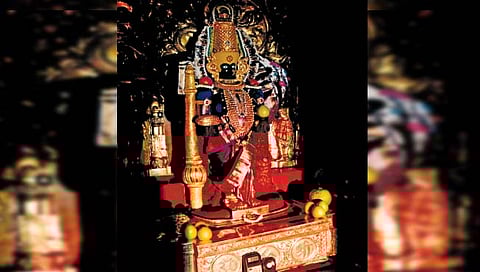 करवीर निवासिनी अंबाबाई किरणोत्सव : दुसर्‍या दिवशीही किरणे देवीच्या कमरेपर्यंत