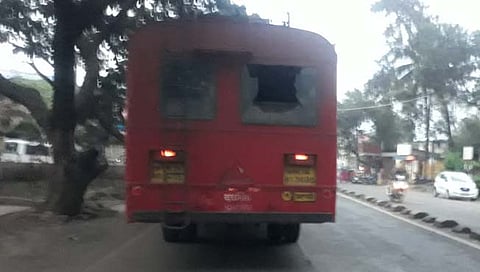 कराड-विटा रस्त्यावर सुर्ली घाटात एसटीवर दगडफेक