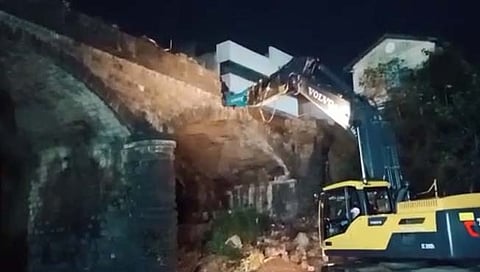 कृष्‍णामाईचा अमूल्‍य दागिना झाला लुप्त; १३५ वर्षाचा पूल काळाच्या पडद्याआड