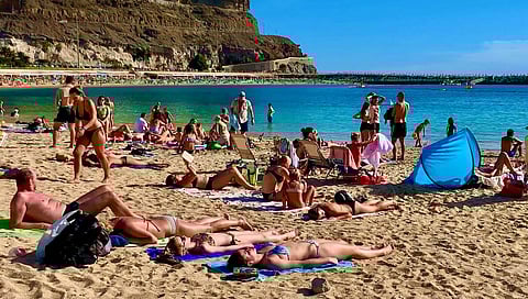 Worlds Best Beach : जगातला ‘हा’ सुंदर बीच सेक्समुळे केला घाण, कंडोम खाल्याने सरड्याने गमवला जीव