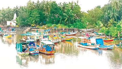 रत्नागिरी : पावसामुळे सागरी पर्यटनाला ‘ब्रेक’