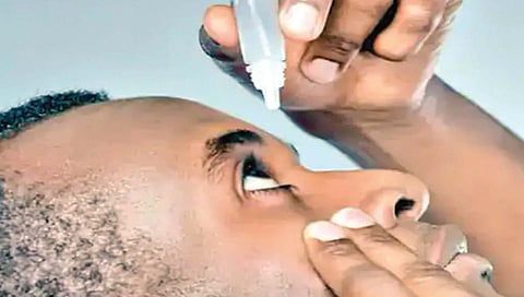 जवळचे स्पष्ट दिसण्यासाठी आय ड्रॉप्स विकसित