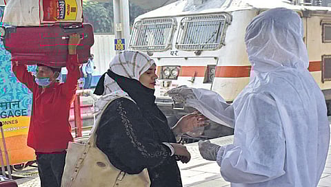 मुंबईमध्ये पुन्हा कठोर निर्बंध लागू करण्याची पालिकेची तयारी