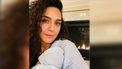 Preity Zinta : प्रीती झिंटाच्या बाळाच्या फोटोवर प्रियांकाचा रेड हार्ट ईमोजी