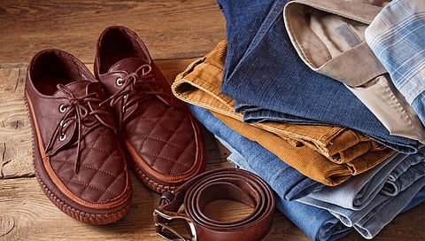 Clothes and shoes : वर्षाच्या सुरूवातीलाच सामान्यांच्या खिशाला कात्री ‘या’ वस्तुंचा महागणार