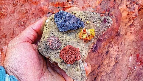 ‘या’ बेटावर मसाला म्हणून करतात मातीचा वापर!