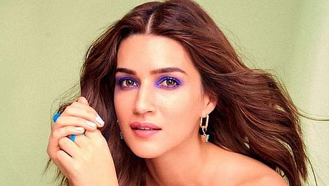 अमिताभ बच्चन यांनी कृतीला भाड्याने दिलं घर 
