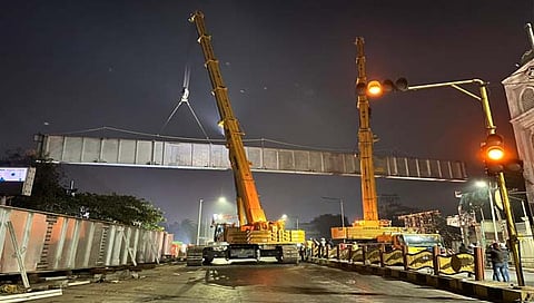 पुणे मेट्रो : संभाजी पुलावरील काम अखेर तडीस; पोलिस बंदोबस्तात काम फत्ते