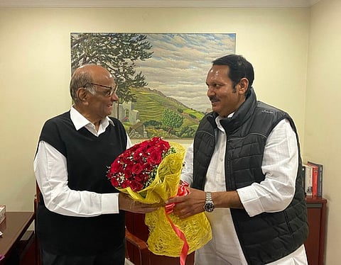 उदयनराजे भोसले यांनी घेतली शरद पवारांची भेट