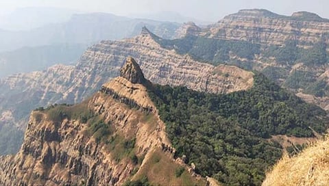 आंतरराष्ट्रीय पर्वतदिन विशेष : पर्वतांचे संरक्षण आपली जबाबदारी…