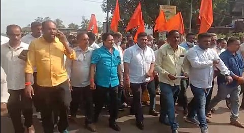 सिंधुदुर्ग : संतोष परब हल्‍ला प्रकरण; शिवसेनेची पोलिस स्‍टेशनवर धडक