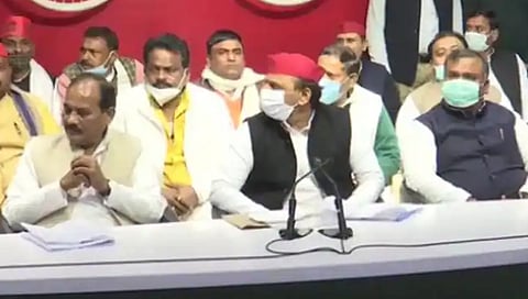 उत्तरप्रदेश निवडणूक : भाजपला आणखी एक झटका; मंत्री दारा सिंह चौहान सपामध्ये दाखल