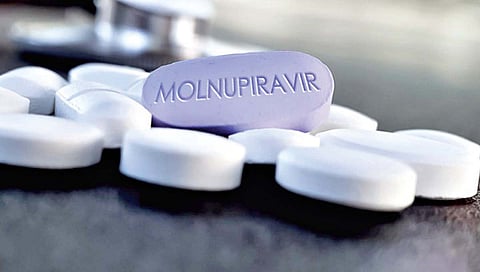 कोरोना वरील गोळी बाजारात उपलब्ध