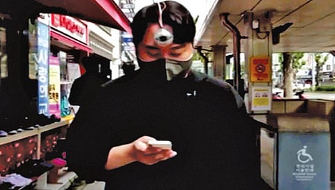 मोबाईलप्रेमींसाठी रोबोटिक ‘तिसरा डोळा’!