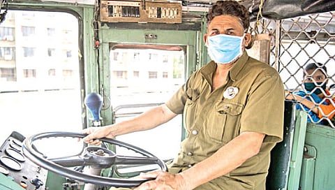 निवृत्त चालकाच्या हाती आता एसटीचे स्टेअरिंग