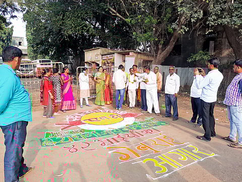 एसटी संपकरी कर्मचाऱ्यांना वेतन नसल्‍याने कुटुंबीय हवालदिल