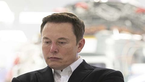 Elon Musk : जगातील सर्वात श्रीमंत व्यक्तीला एका झटक्यात ३० बिलियन डॉलर्सचे नुकसान