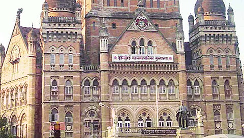 Shivsena – Bjp : नगरसेवक स्थायी समिती दालनाबाहेर भिडले