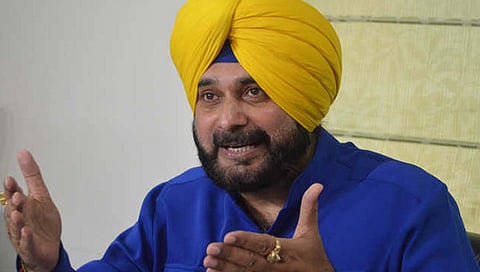 Navjot Singh Sidhu : यांना खुर्चीचा मोह सुटेना