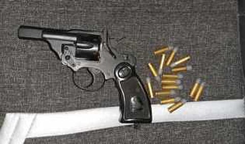 जळगाव : गावठी कट्टा बाळगल्याने तिघांना बेड्या