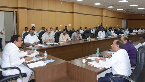 सोलापूर : भीमा नदीवर १२ ‘टीएमसी’चे ९ बॅरेजेस बंधारे बांधणार : जयंत पाटील