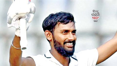 Vishnu Solanki  : चिमुकलीवर अंत्यसंस्कार करून मैदानात परतला अन् शतक झळकावले