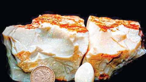 विटेइतक्या आकाराच्या ओपल रत्नाची विक्री