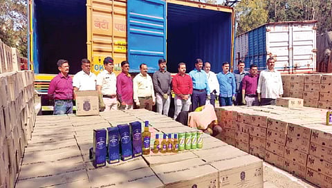 सोलापूर : गोवामेड 1374 बॉक्स दारू जप्‍त