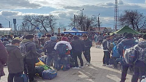 Ukraine Russia War : युक्रेन, रोमानिया सरहद्दीवर विद्यार्थ्यांचे हाल