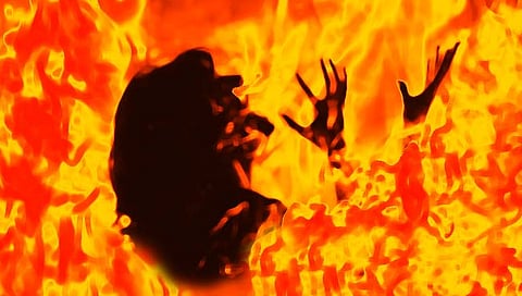 Love Crime : धक्कादायक! तिसऱ्या पतीनं प्रेम सिद्ध कर म्हटलं; तिनं स्वतःच्या मुलीलाच जिवंत जाळलं