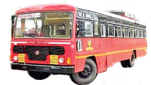 मुंबई : विलीनीकरणाबाबतचा अहवाल प्रतिवाद्यांना देण्यास असमर्थता