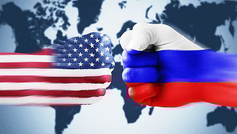 US Vs Russia : अमेरिका आणि कॅनडाने रशियावर लादले कडक आर्थिक प्रतिबंध