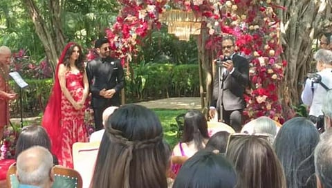 Farhan-Shibani wedding : फरहान-शिबानीच्या लग्नाचा पहिला फोटो व्हायरल 