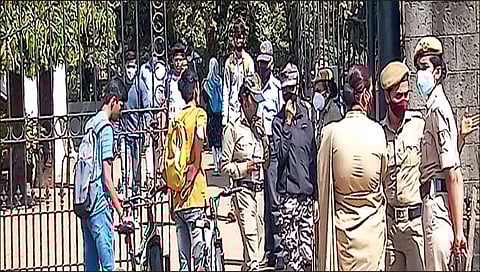 बेळगाव : ‘त्या’ 35 विद्यार्थिनी परीक्षेपासून दूरच ; हिजाब परिधान करण्याबाबत विद्यार्थिनी ठाम