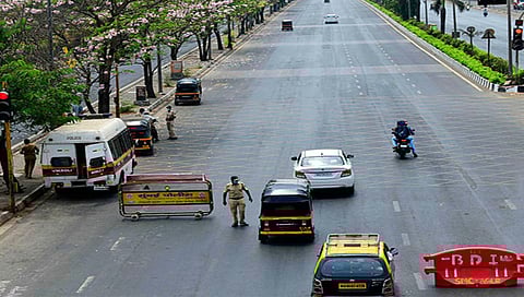 Maharashtra Unlock : महिनाअखेर राज्यात अनलॉक, राज्य सरकारने केंद्रासह कोव्हिड टास्क फोर्सकडे मागितला सल्ला