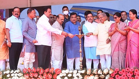 नितीन गडकरी : ‘कोल्हापूर, बेळगाव वगळून पुणे-बंगळूर महामार्ग करणार’