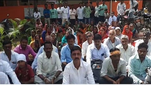 जळगाव पंचायत समिती कार्यालयासमोर नंदगाव फेसर्डी ग्रामस्थांचे ठिय्या आंदोलन