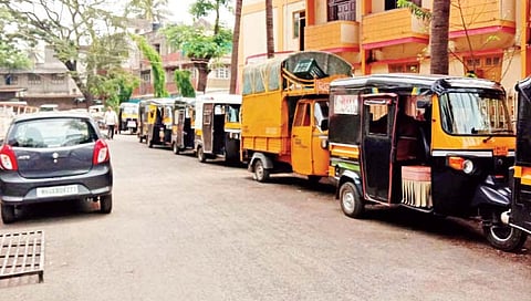 कराड : बसस्थानक परिसरात ‘रिक्षां’ची मनमानी