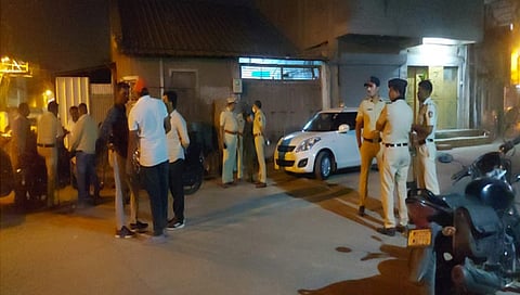 मालेगाव : डिपार्टमेंट को बताते है ‘हम कौन है’ म्हणत त्याने पोलिसांवर झाडली गोळी