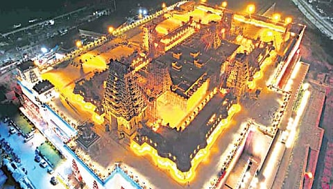 तेलंगणामध्ये 1200 कोटींच्या भव्य यदाद्री मंदिराचे उद्घाटन