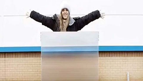 माणसाला ‘गायब’ करणारे शिल्ड