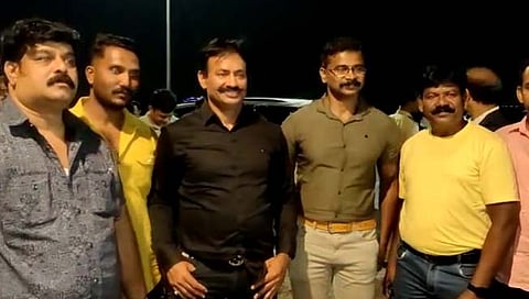 पुणे : लाखाची खंडणी मागणाऱ्या तीन पोलीस मित्रांच्या मुसक्या आवळल्या