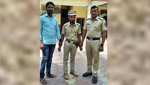 पंढरपूर : बाबा IPS, मी PSI असल्याचे सांगत तरुणीला इम्प्रेस करणाऱ्या भामट्याला ओरिजनल ‘बेड्या’