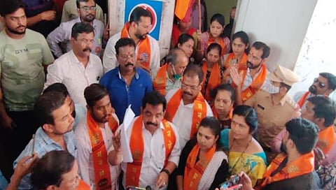 ठाणे : पोस्ट ऑफीस भरतीत मराठी मुलांना प्राधान्य देण्‍यासाठी मनसेचे आंदोलन