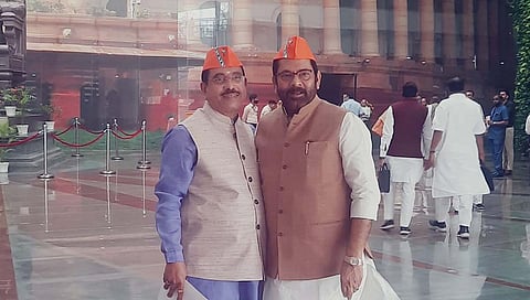 BJP Parliamentary Meeting : भाजप संसदीय मंडळाच्या बैठकीत खासदार, नेत्यांनी घातल्या भगव्या टोप्या